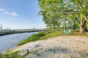 Bayfront Haven: Group Getaway in Milton!