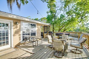 Bayfront Haven: Group Getaway in Milton!