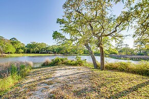 Bayfront Haven: Group Getaway in Milton!