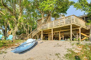 Bayfront Haven: Group Getaway in Milton!