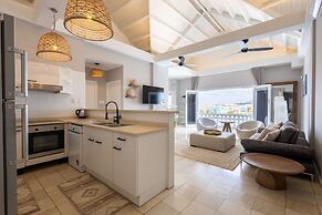 Chic City View Residence by the Bay