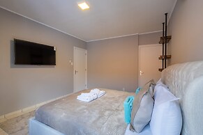 Chic City View Residence by the Bay