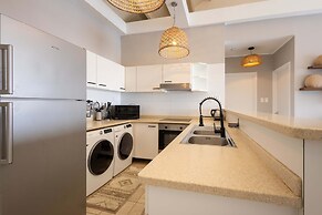 Chic City View Residence by the Bay