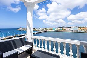 Chic City View Residence by the Bay