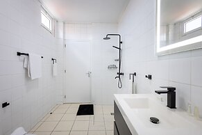 Chic City View Residence by the Bay