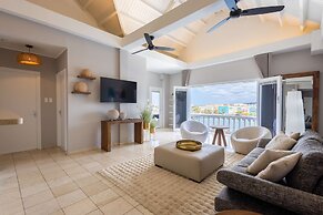 Chic City View Residence by the Bay