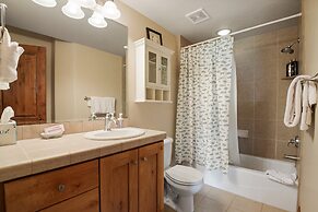 Midway 4 Bedroom Golf Course Luxury Turnberry 23 Home