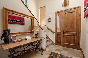 Midway 4 Bedroom Golf Course Luxury Turnberry 23 Home