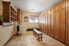 Midway 4 Bedroom Golf Course Luxury Turnberry 23 Home