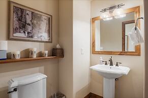 Midway 4 Bedroom Golf Course Luxury Turnberry 23 Home