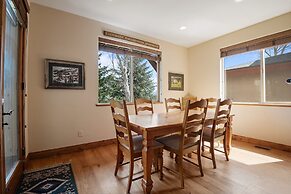 Midway 4 Bedroom Golf Course Luxury Turnberry 23 Home