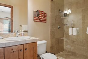 Midway 4 Bedroom Golf Course Luxury Turnberry 23 Home