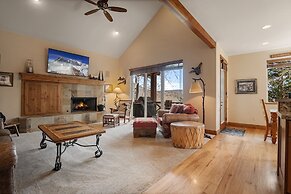 Midway 4 Bedroom Golf Course Luxury Turnberry 23 Home