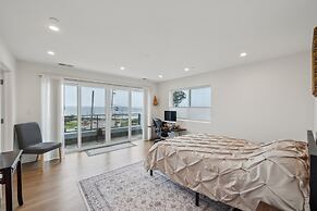 Panoramic Ocean Views Modern Coastal Escape 3 Bedroom Home