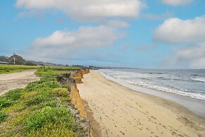 Panoramic Ocean Views Modern Coastal Escape 3 Bedroom Home