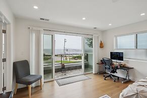 Panoramic Ocean Views Modern Coastal Escape 3 Bedroom Home