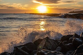 Panoramic Ocean Views Modern Coastal Escape 3 Bedroom Home