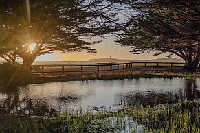 Panoramic Ocean Views Modern Coastal Escape 3 Bedroom Home