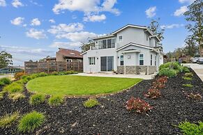 Panoramic Ocean Views Modern Coastal Escape 3 Bedroom Home