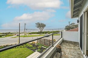 Panoramic Ocean Views Modern Coastal Escape 3 Bedroom Home