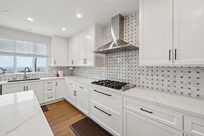 Panoramic Ocean Views Modern Coastal Escape 3 Bedroom Home