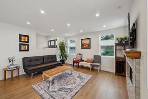 Panoramic Ocean Views Modern Coastal Escape 3 Bedroom Home