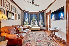 Vintage 3 Bed Condo In Chicagolands Trendy Berwyn 3 Bedroom Condo