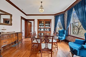 Vintage 3 Bed Condo In Chicagolands Trendy Berwyn 3 Bedroom Condo