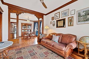 Vintage 3 Bed Condo In Chicagolands Trendy Berwyn 3 Bedroom Condo