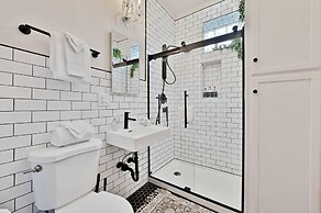 Vintage 3 Bed Condo In Chicagolands Trendy Berwyn 3 Bedroom Condo