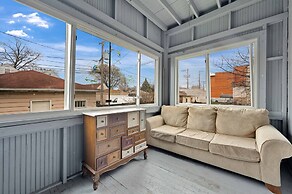 Vintage 3 Bed Condo In Chicagolands Trendy Berwyn 3 Bedroom Condo