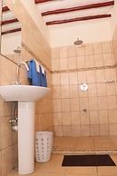 Raquel's Bliss Hotel Diani