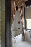 Six Bells Countryside Inn