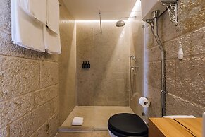 Ando Living Corpo Santo House