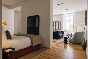 Ando Living Corpo Santo House