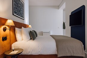 Ando Living Corpo Santo House