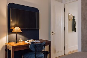 Ando Living Corpo Santo House