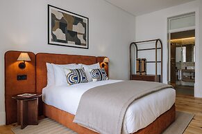 Ando Living Corpo Santo House