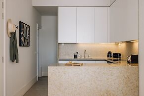 Ando Living Corpo Santo House