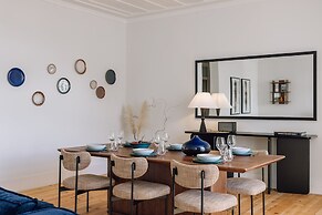 Ando Living Corpo Santo House