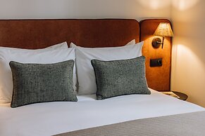 Ando Living Corpo Santo House