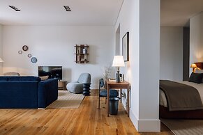 Ando Living Corpo Santo House