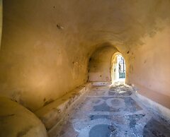 The Commander s Cave