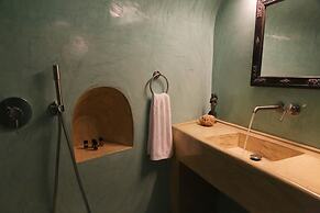 The Commander s Cave