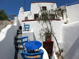 The Commander s Cave