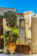 The Commander s Cave