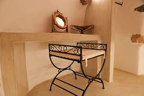 The Commander s Cave