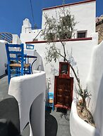 The Commander s Cave