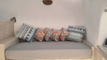 The Commander s Cave