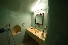 The Commander s Cave